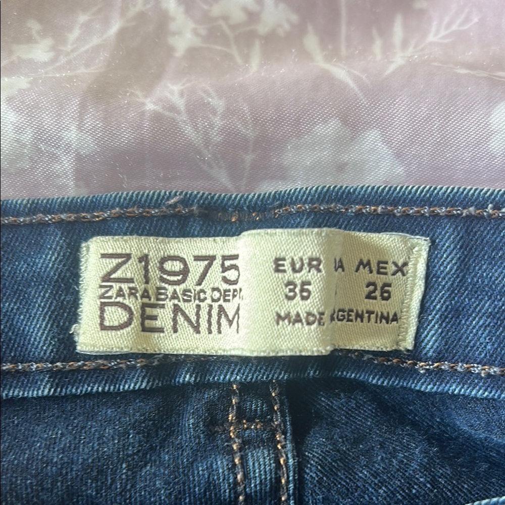 Zara Basic Denim Jeans - Picture 1 of 9